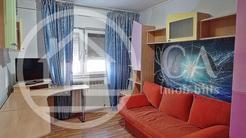 Apartament cu 3 camere de vanzare in zona Rogerius, Oradea - Poză 11