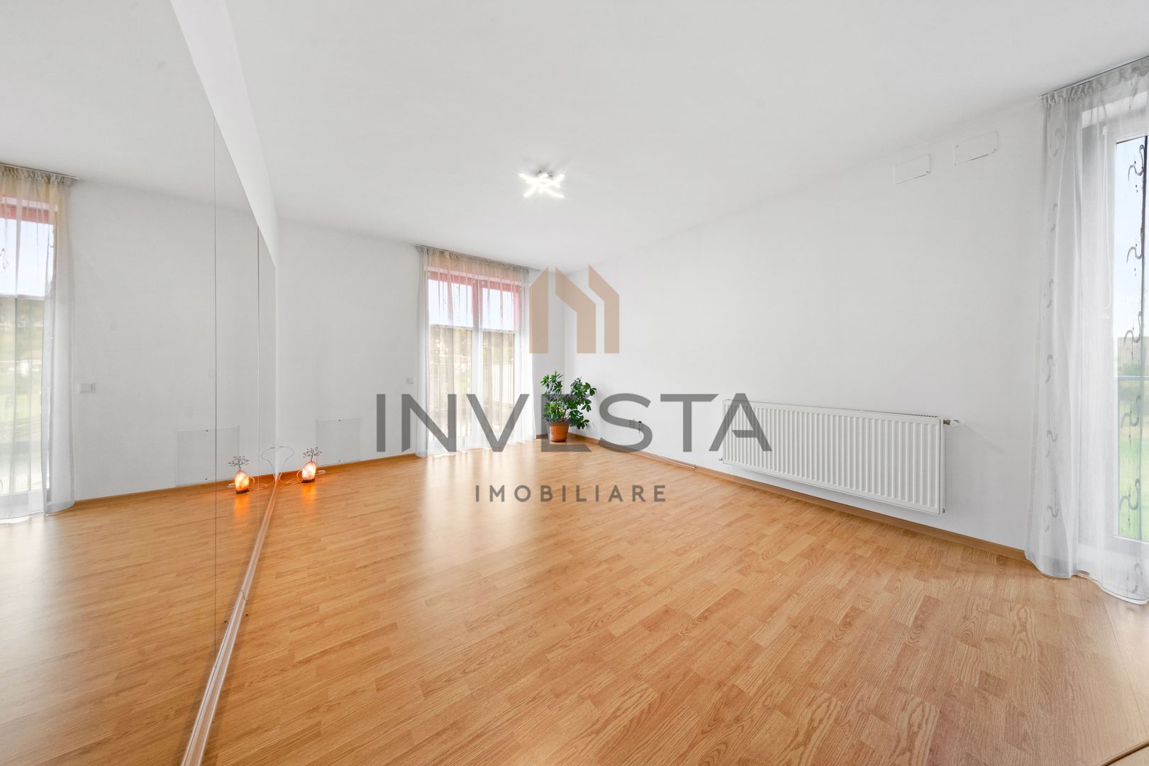 Casa eficienta energetic, cu garaj si 3 locuri de parcare | Faget - Poză 8