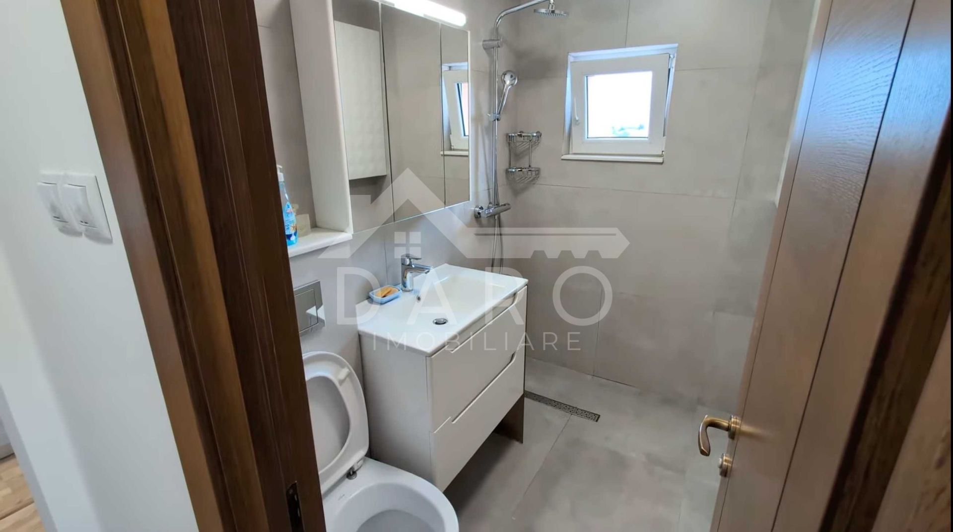 🏡 Apartament de închiriat – 3 camere decomandat - Poză 8