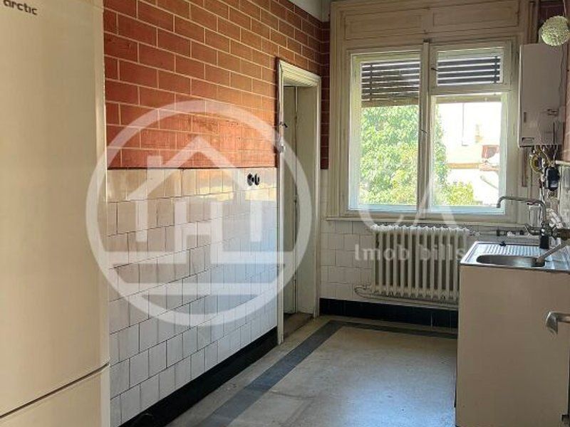 Apartament cu 3 camere de vanzare zona Muzeul Tarii Crisurilor Oradea - Poză 2