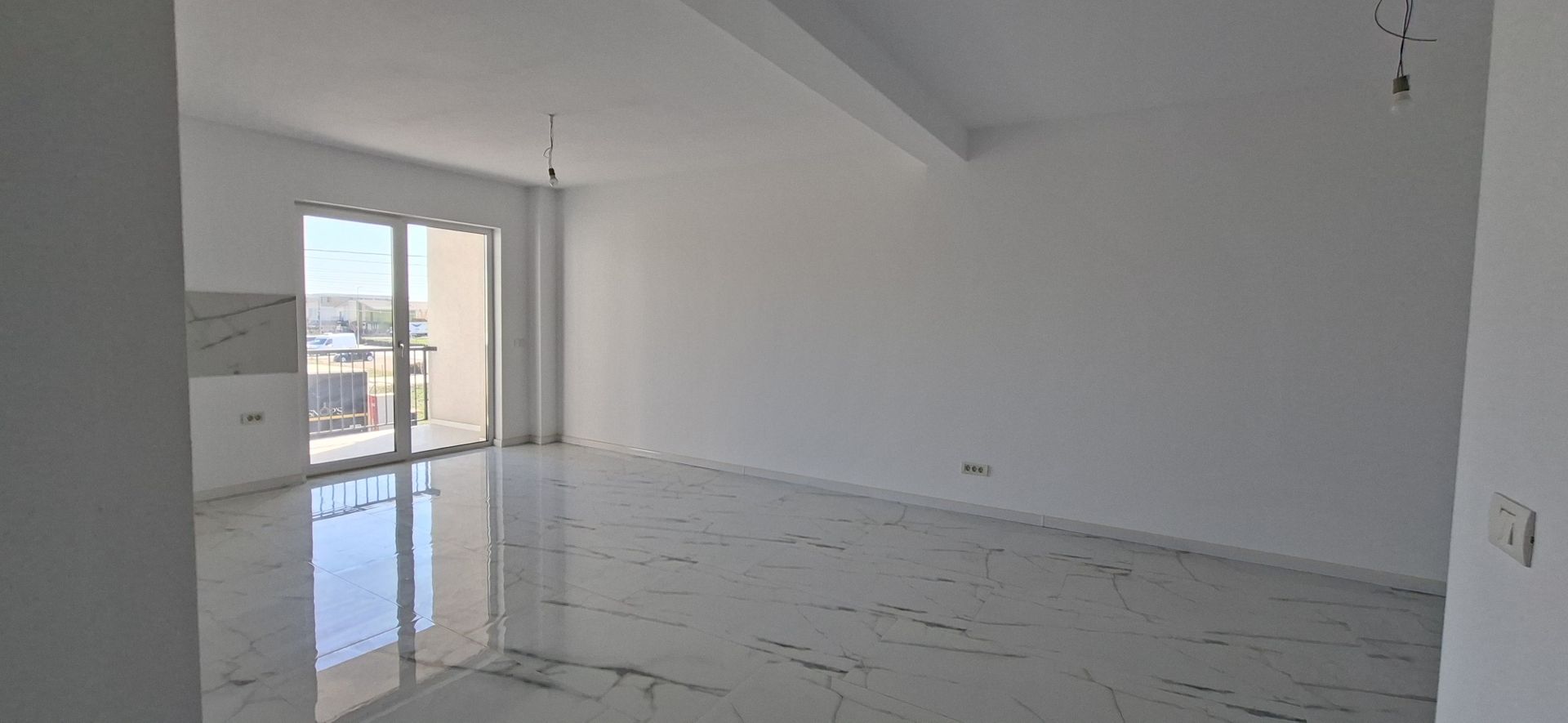 Apartament cu 3 camere si un loc de parcare - Poză 4