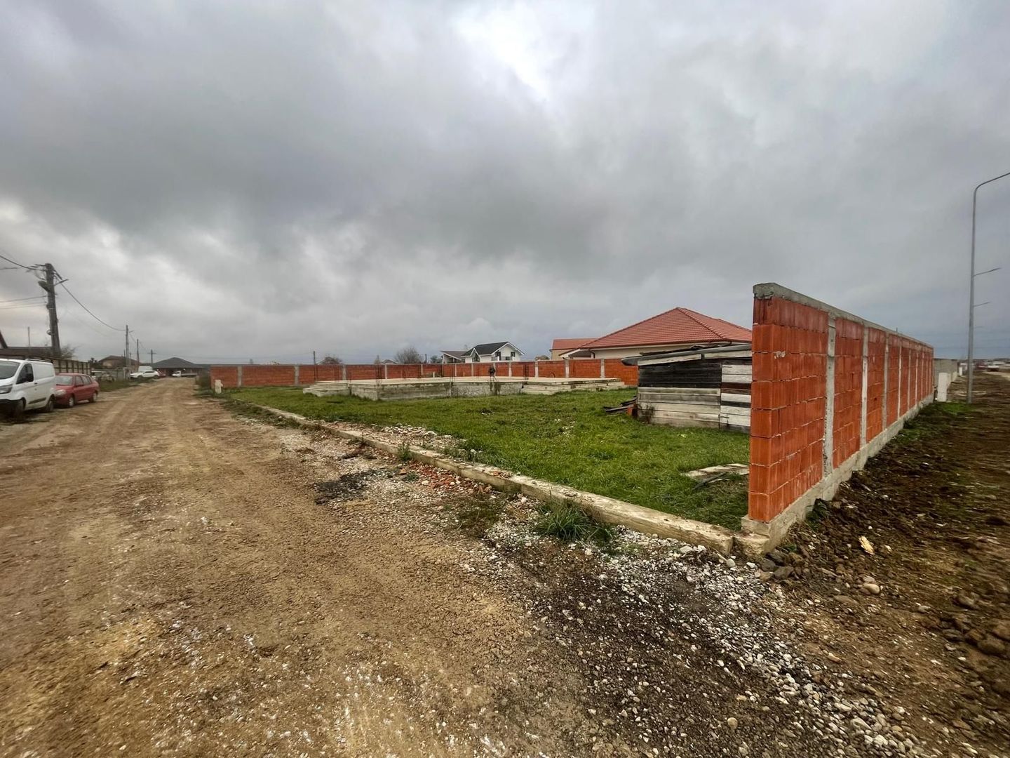 Teren intravilan, fundatie proiect casa, gard si utilitati-Zona Cheriu - Poză 7