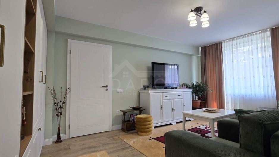 Vand apartament cu 2 camere in Cornisa, et. intermediar, lift nou - Poză 10