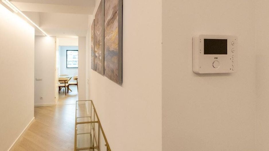 APARTAMENT 3 CAMERE SUPERB DE INCHIRIAT I PARCARE INCLUSA I CORTINA NORTH - Poză 11