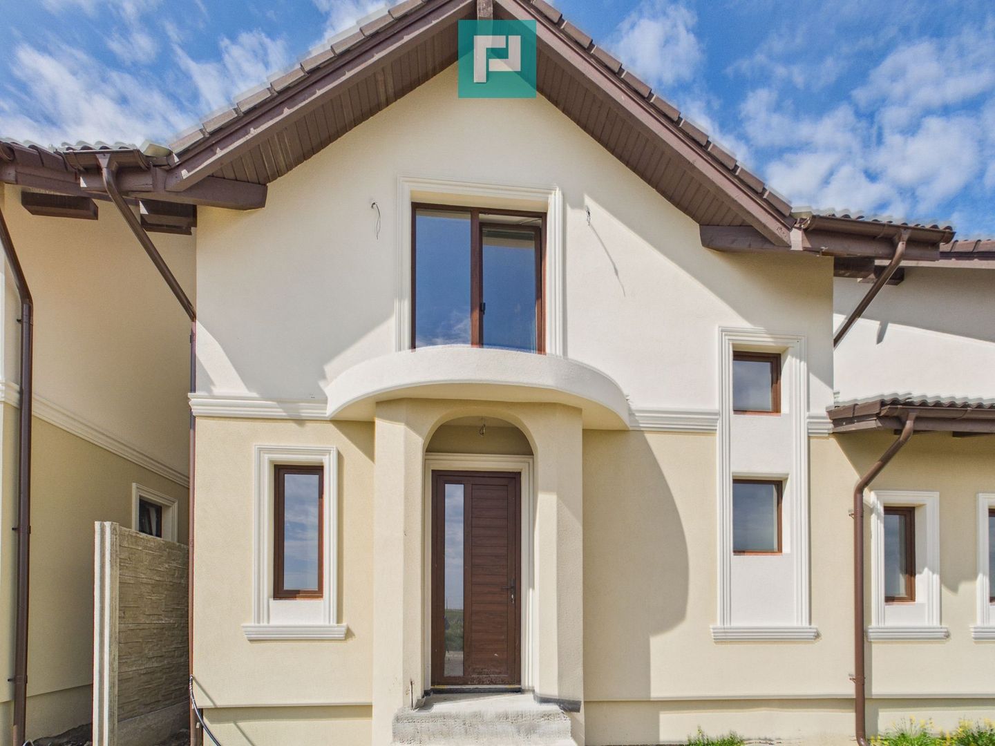 Duplex spațios 102 mp utili, teren 350mp in Covaci - Poză 1