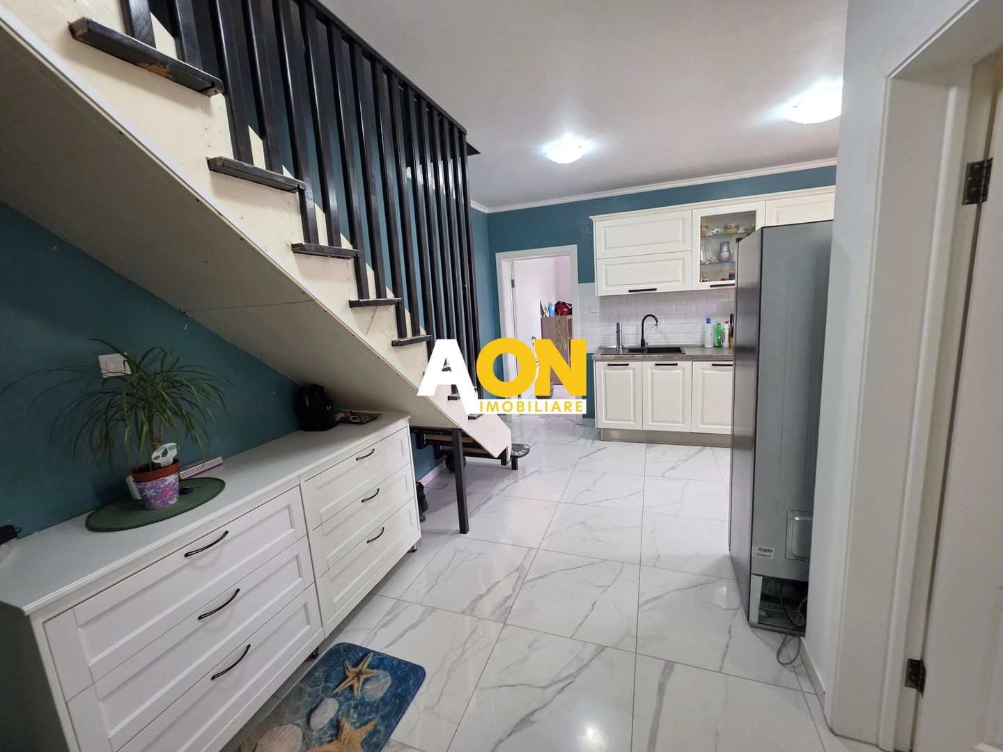 Apartament 3 camere + mansarda, cu garaj și boxă, mobilat, bloc nou - Poză 1