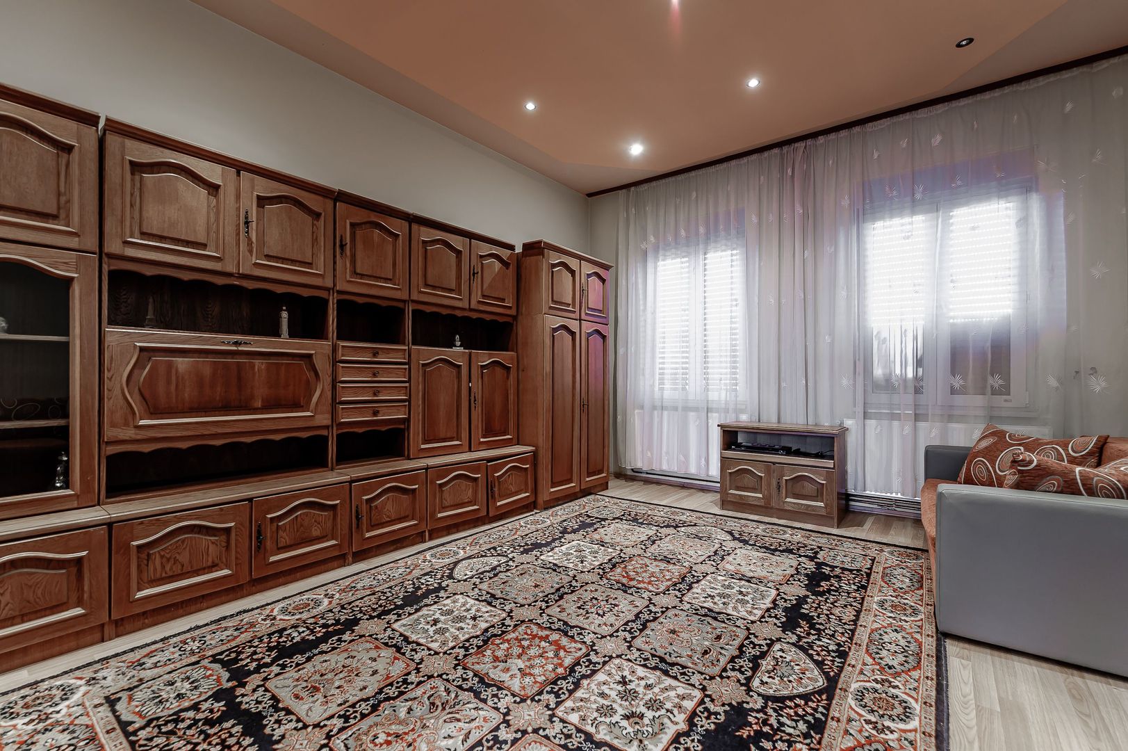 Casă Aradul Nou cu 5 camere și 1044 mp teren - Comision 0% - Poză 4