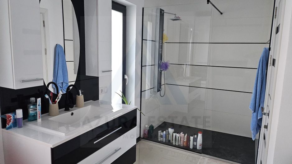 Casa moderna 4 camere 2 bai teren 500 mp terasa si pod in Selimbar - Poză 18
