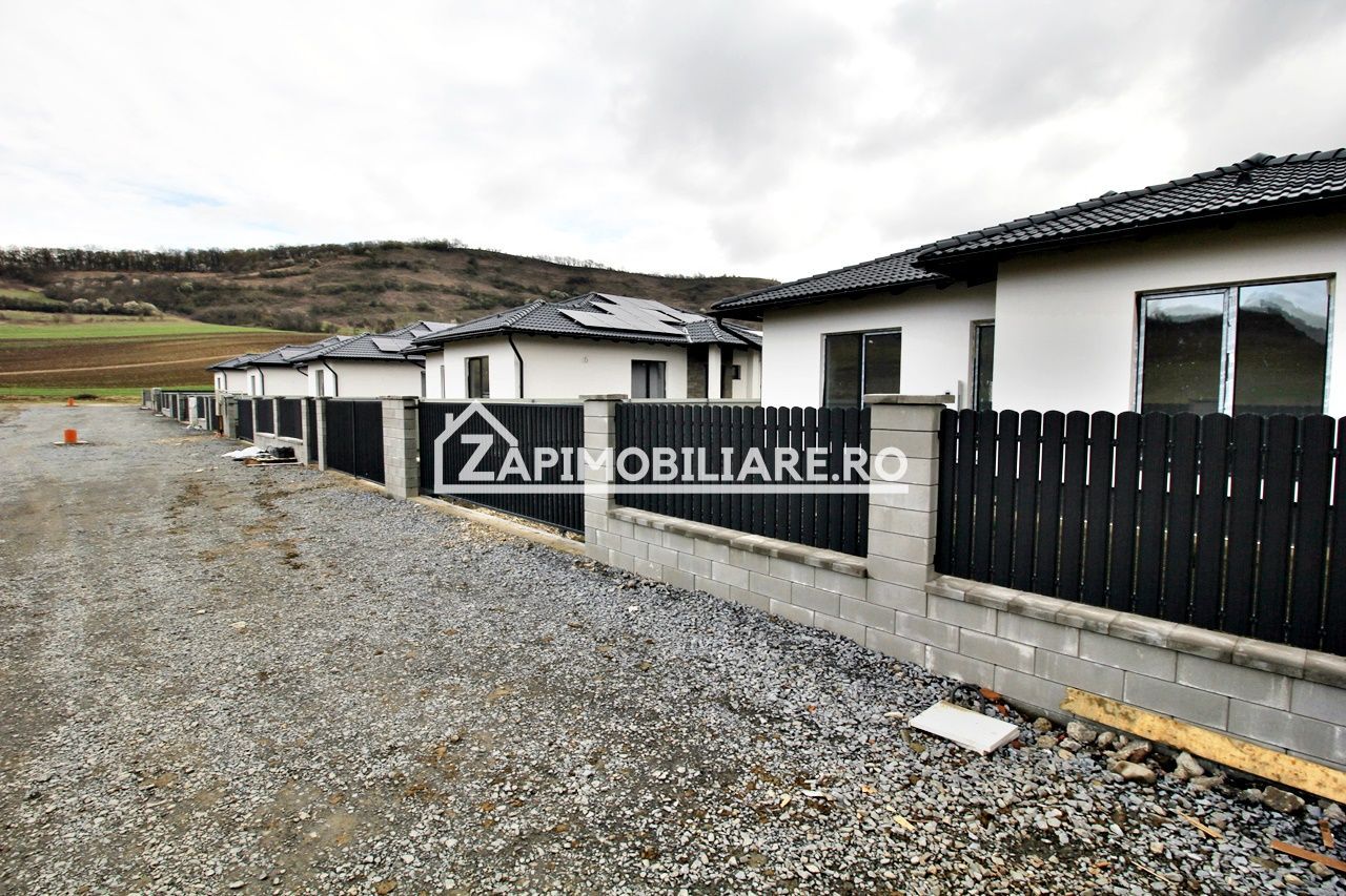 Casă la cheie pe 1 nivel 4cam. 2 bai,1 dresing 650 mp. teren - Poză 28