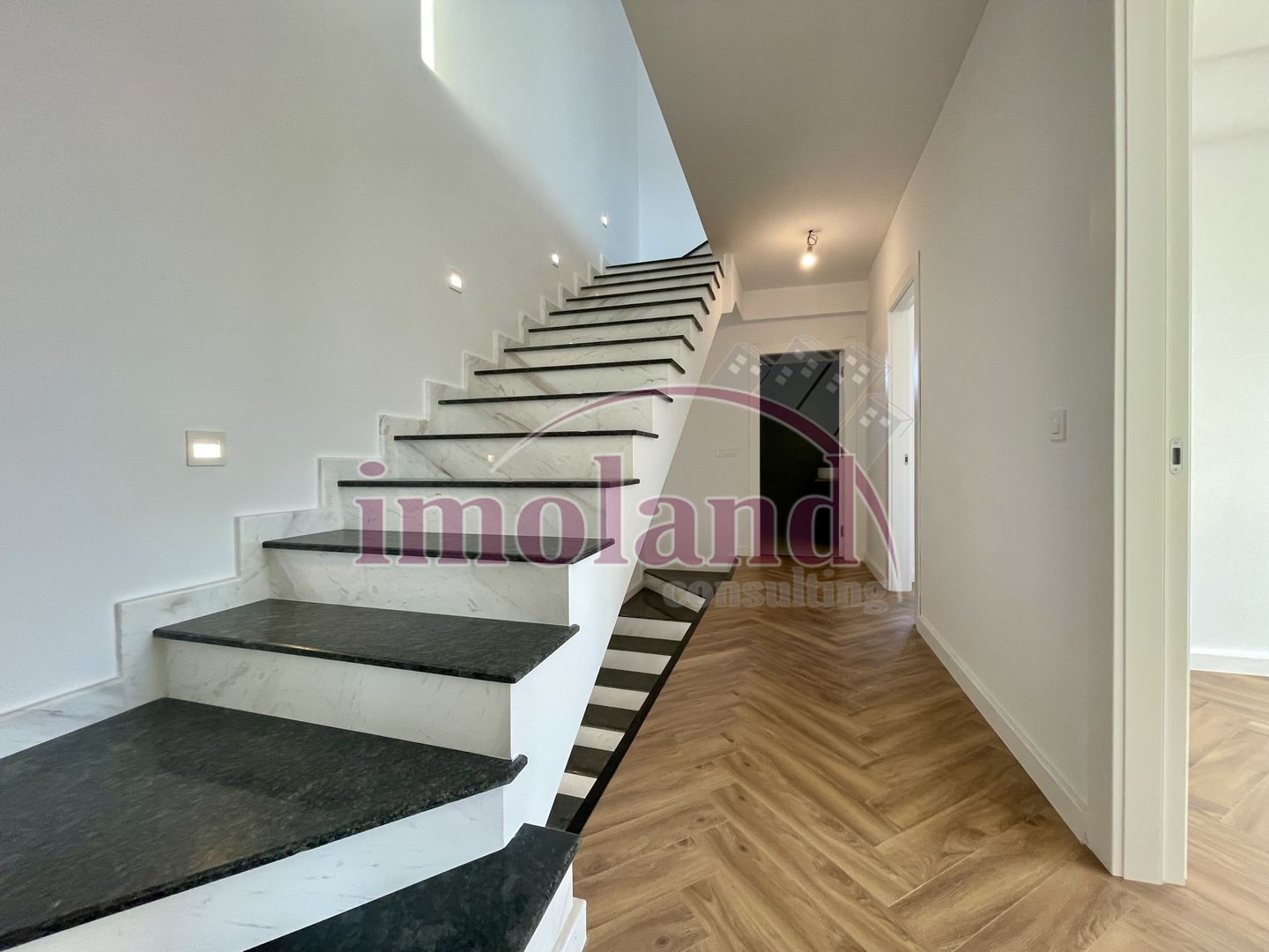 Vanzare Vila 250 mp 6 camere 4 bai, finisaje premium | Iancu Nicolae - Poză 8