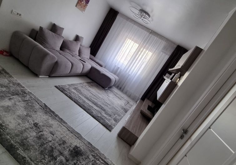 Apartament 4 camere modern - Poză 2