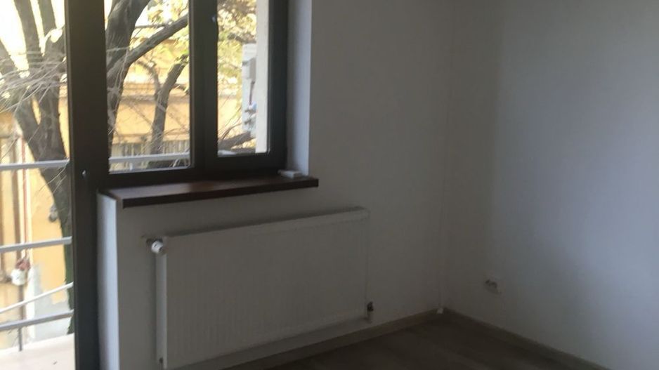 Închiriez apartament 3 camere nemobilat, Unirii, destinat birouri - Poză 4