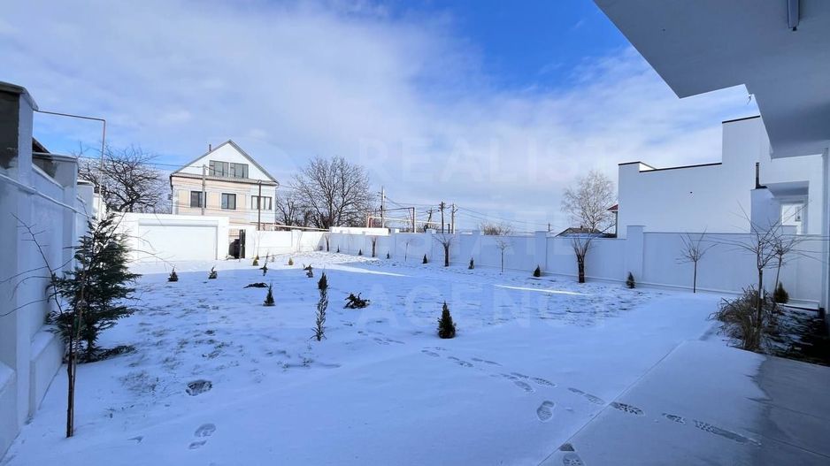 Vânzare, Hi-Tech, 2 nivele, 4  camere, strada Nucarilor,Cricova - Poză 3