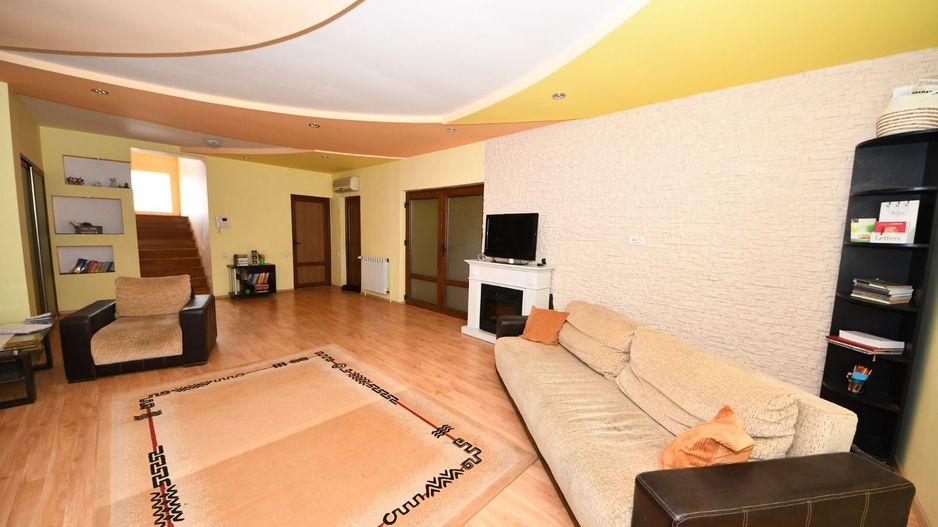 Vila spatioasa, constructie solida, zona micro 17 – Galati - Poză 11