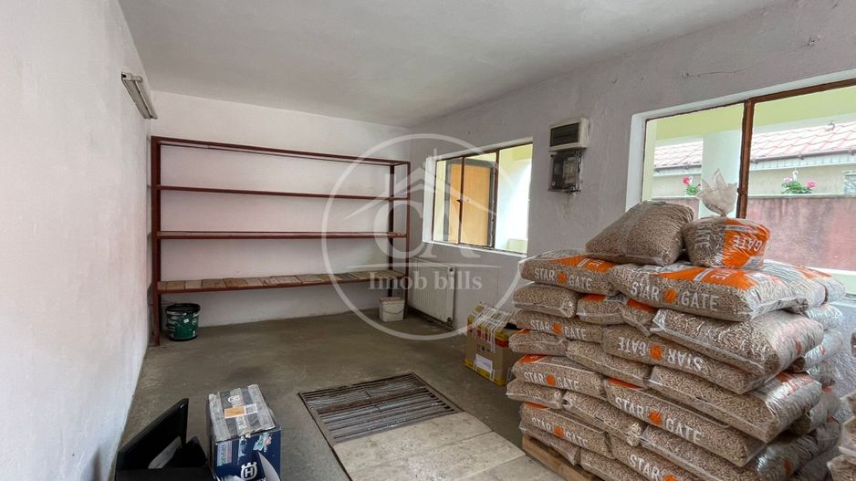 Casa de vânzare cu 8 camere de tip P+E+M in zona Rogerius, Oradea - Poză 29