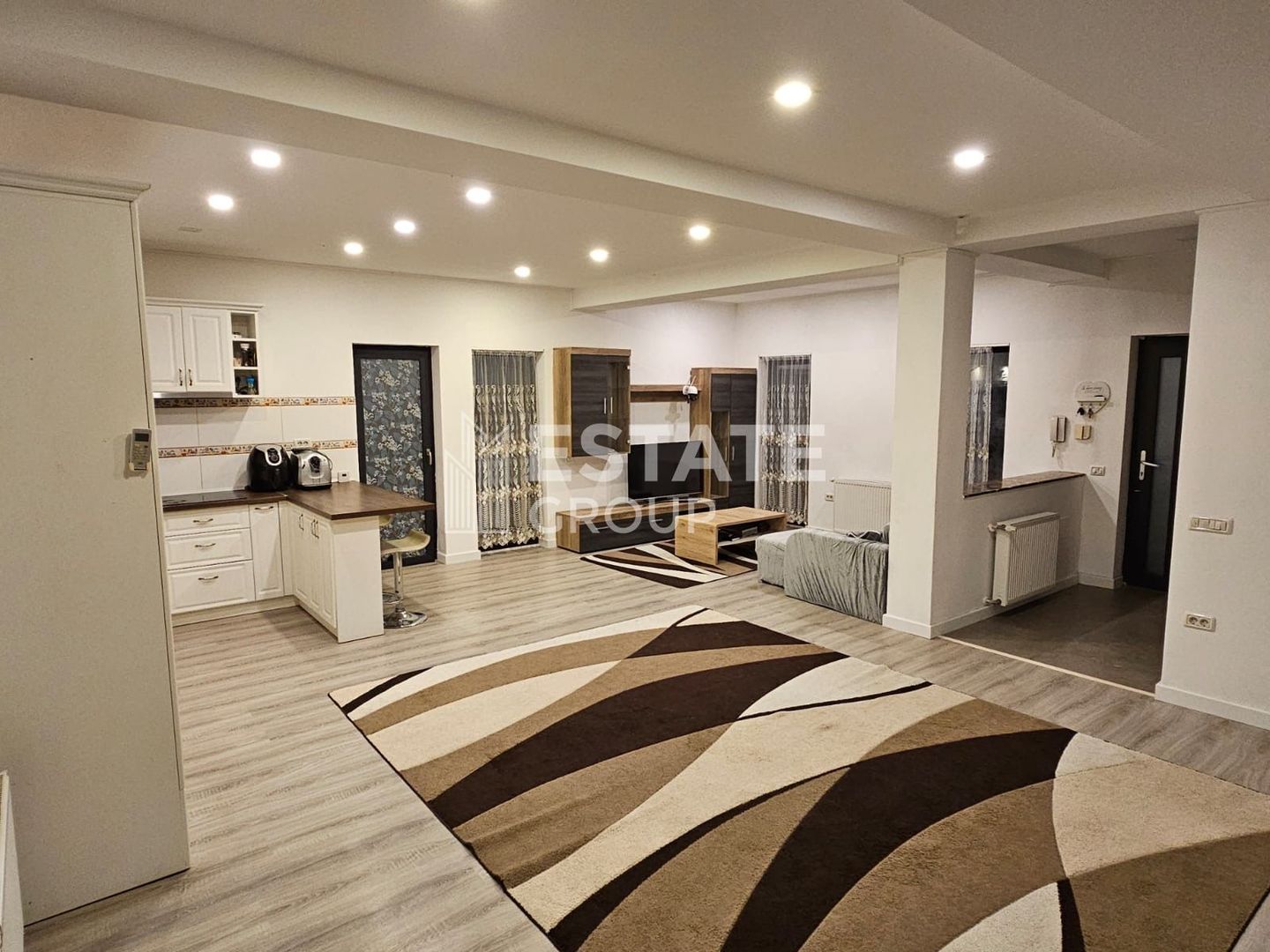 Duplex cu 4 camere in Dumbravita complet mobilat si utilat - Poză 3