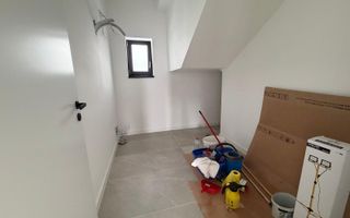 Triplex in Sacalaz | Finisaje premium | 4 camere | Asfalt | 2 balcoane - Poză 12
