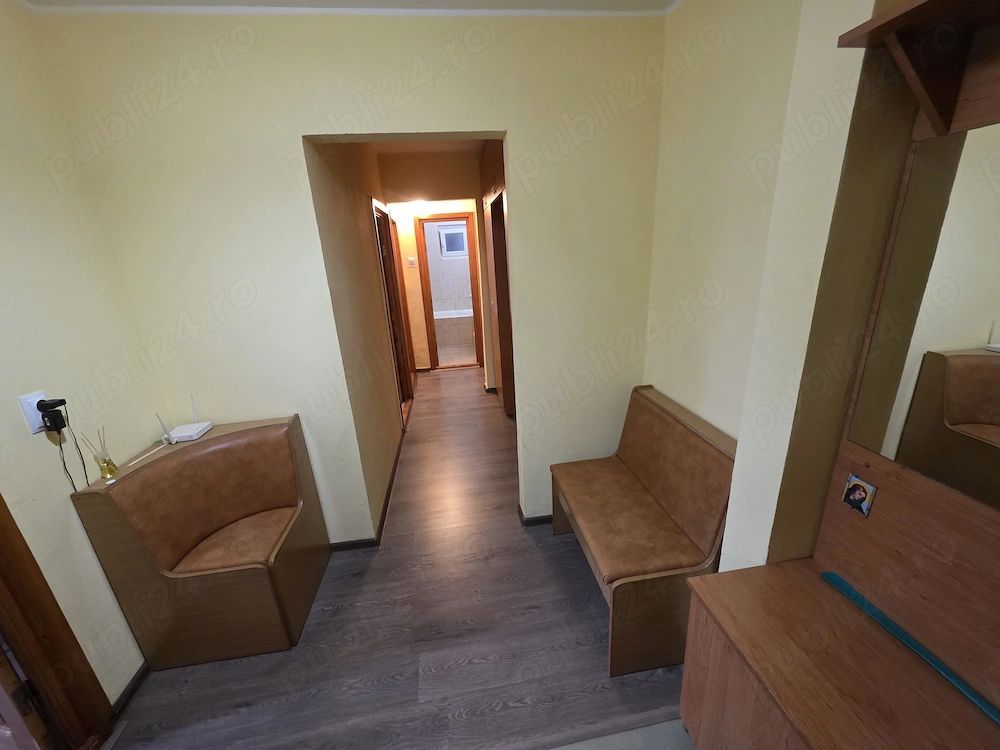 De inchiriat apartament cu 3 camere Micro 17, 343 euro - Poză 2