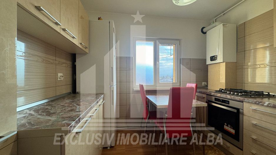 Apartament cu 3 camere decomandate, etaj intermediar, Ampoi 3 - Poză 2