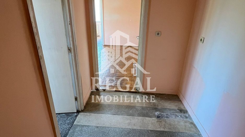 Apartament 3 camere – Ultracentral, vedere spre pietonală și Parc - Poză 4