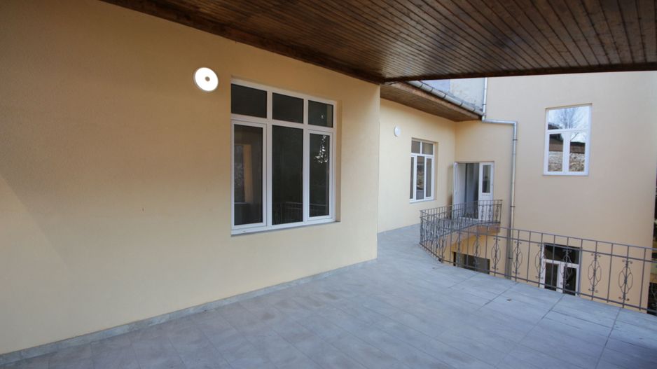 Imobil D+P+1E - 14 camere - Poză 12