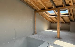 Case cuplate la liziera padurii , ideale pentru 2 familii ! - Poză 32