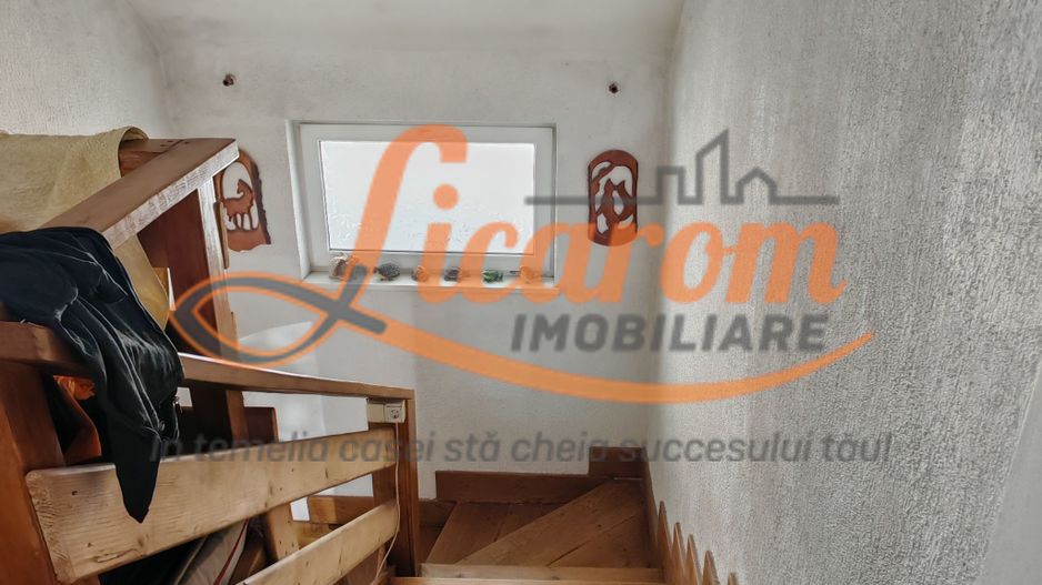 Vila P+E Bartolomeu,4 camere,4 bai,curte,garaj. - Poză 9