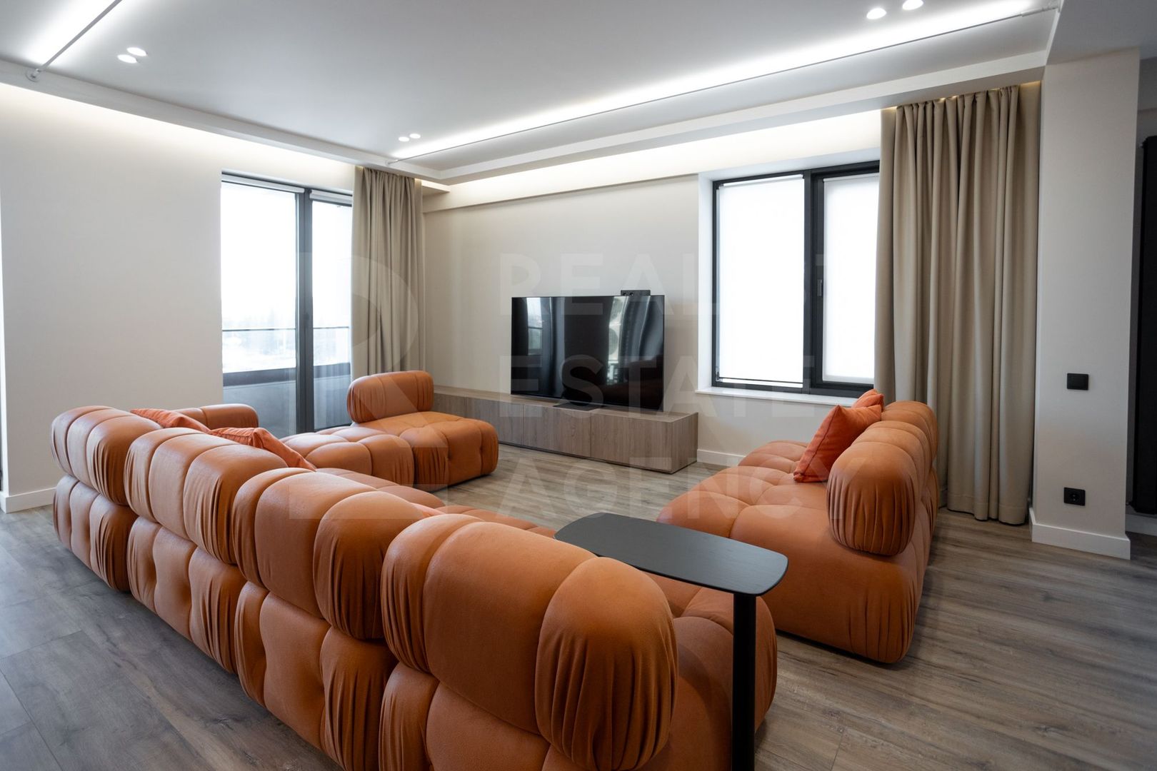 Vânzare, apartament, 2 odăi + living, str. Tricolorului, Centru - Poză 8