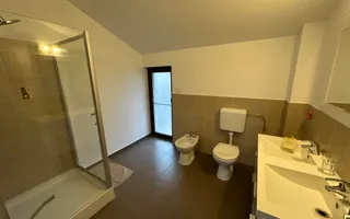 Casă / Vilă cu 4 camere de închiriat în zona Aradului - Poză 21