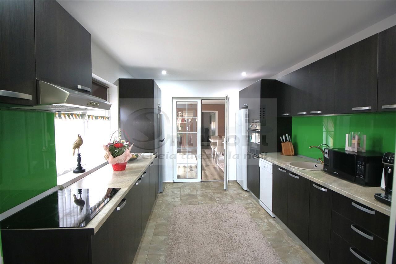 MIROSLAVA CASA EXCLUSIVISTA LA CHEIE LUX STIL MEDITERANEAN MOBILATA - Poză 13