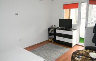 Garsonieră in Racadau,bloc de apartamente!