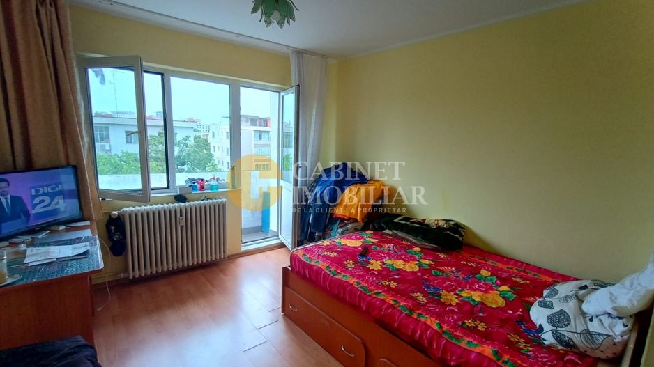 1050 Euro/MP - 3 camere SD - Zona Podu Ros - Poză 1