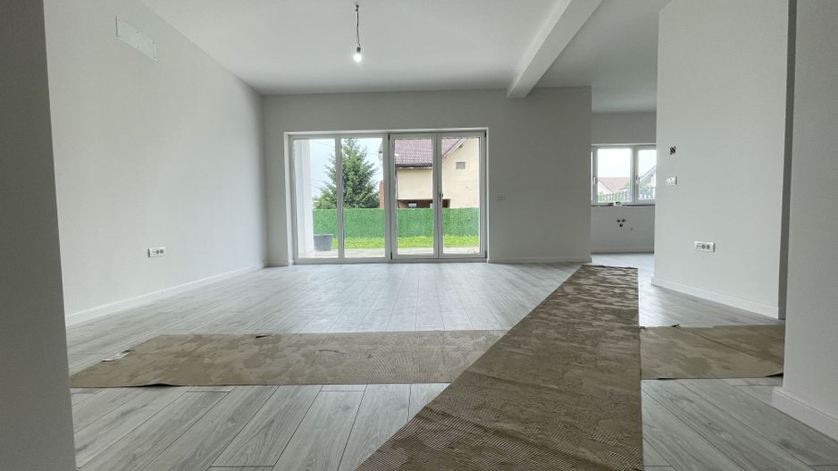 Duplex despărțit prin spațiu tehnic - Poză 4