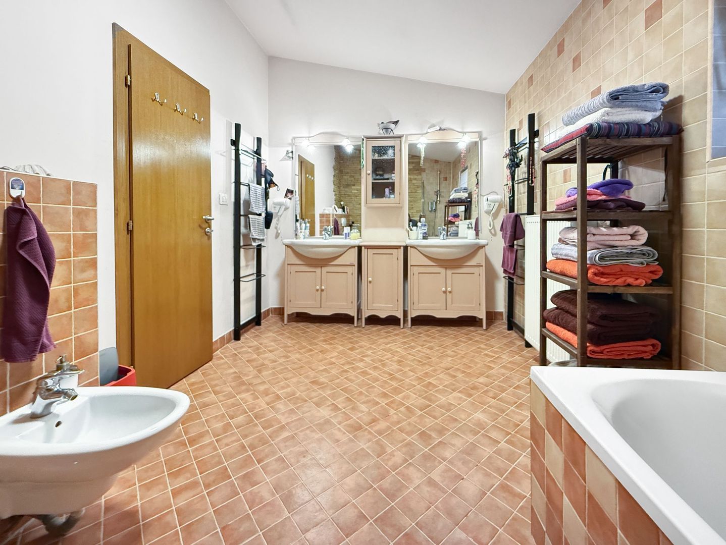 Casă cu două corpuri și utilizare mixtă– rezidențial & comercial - Poză 14