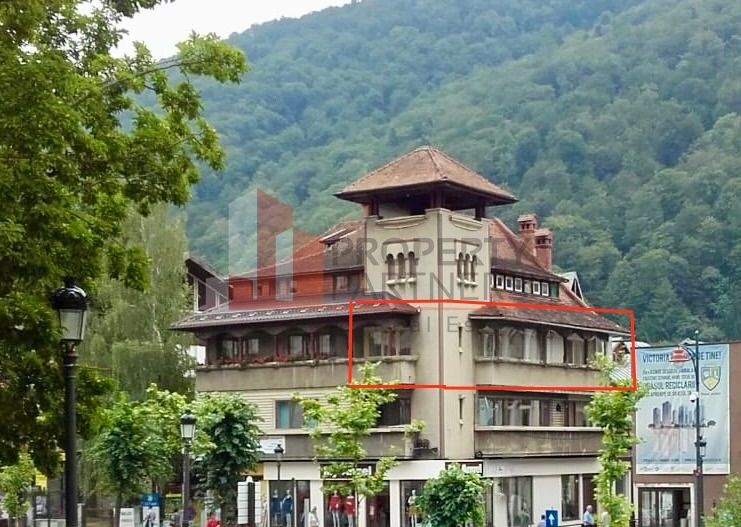 Apartament 3 camere, Bd. Carol I, vizavi de Hotel Montana, centrul Sinaiei - Poză 1