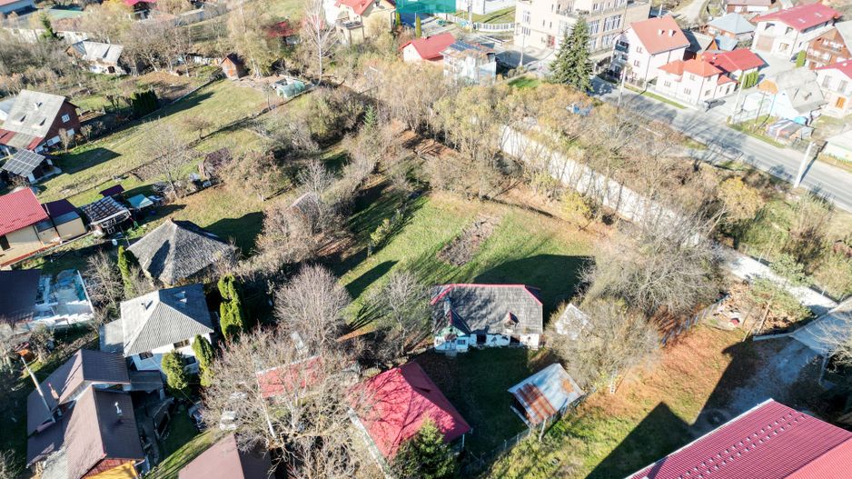 Casă de lemn, cu teren în Borșa - Poză 13