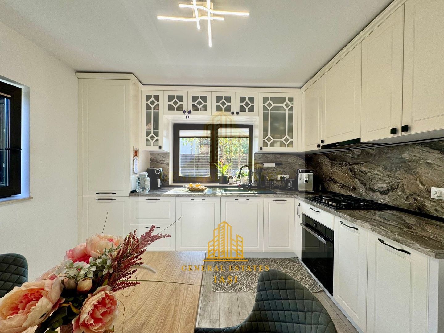 Vânzare Casă modernă - Galata lângă Platoul Însorit - Poză 10