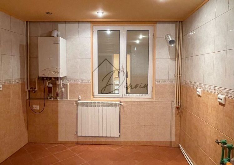 Apartament 3 camere Trapezului Metrou 1Dec - renovat centrala proprie - Poză 3