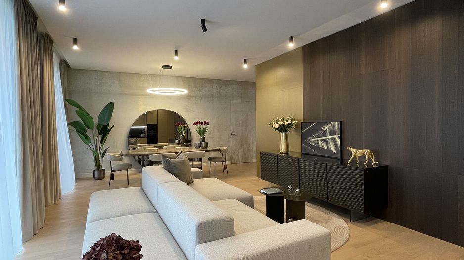 Apartament exclusivist cu vedere directă către Parcul Verdi - Poză 2
