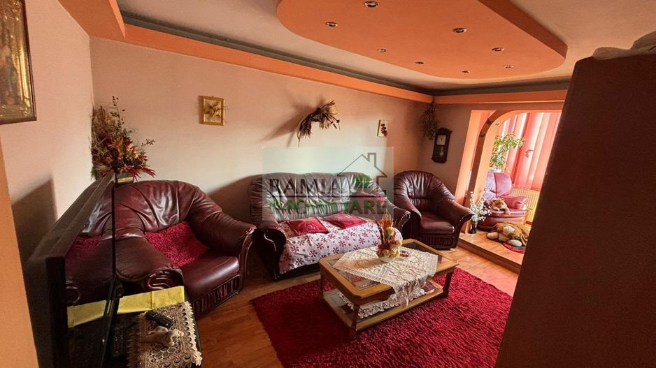 Apartament 3 camere decomandat, 67 mp, 2 băi, Balcon, beci - Poză 3