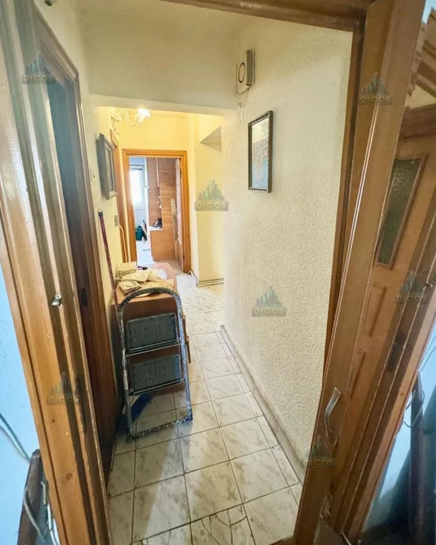 Apartament 4 Camere – Lângă Liceul Maiorescu, Giurgiu - Poză 1