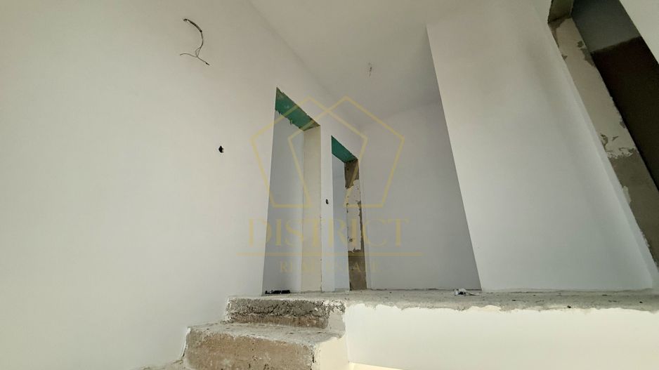 Duplex cu perete dublu cu toate utilitatile | Sanandrei - Poză 7