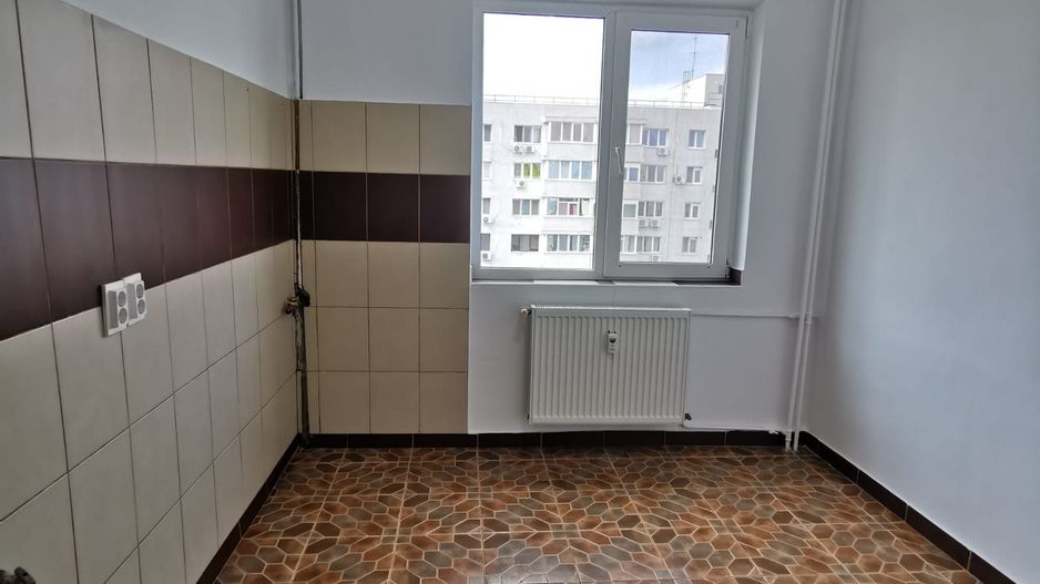 3 camere  decomandat Titan Ozana Pallady mutare imediata - Poză 1