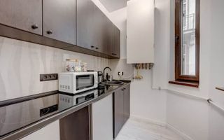 Apartament de lux în vila interbelică nou renovată - Poză 2