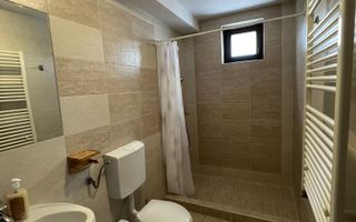 Vila / Hotel de vânzare în Păltiniș - Poză 11