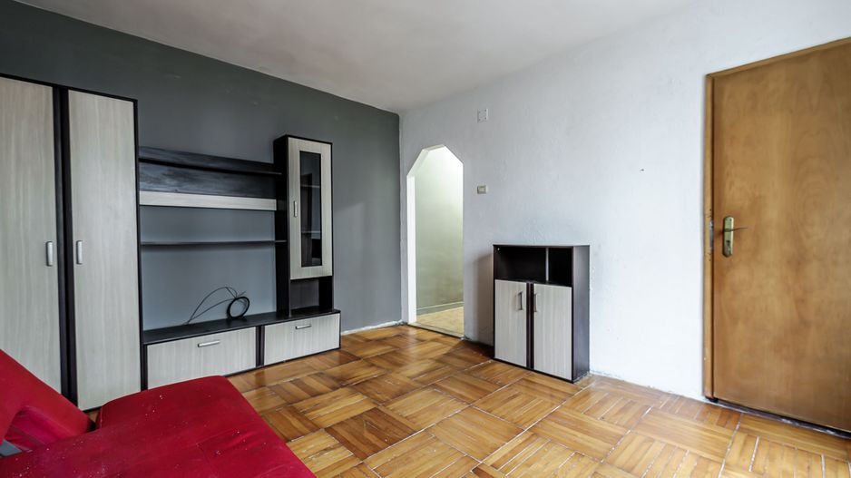 VÂNDUT! Garsonieră confort 1, parter înalt. Str Avrig. - Poză 2