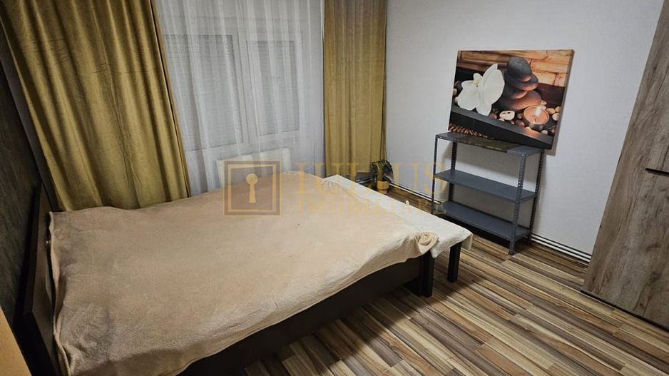 Parter inalt,  centrală proprie- in spate la Hotel Strelitia - Poză 7