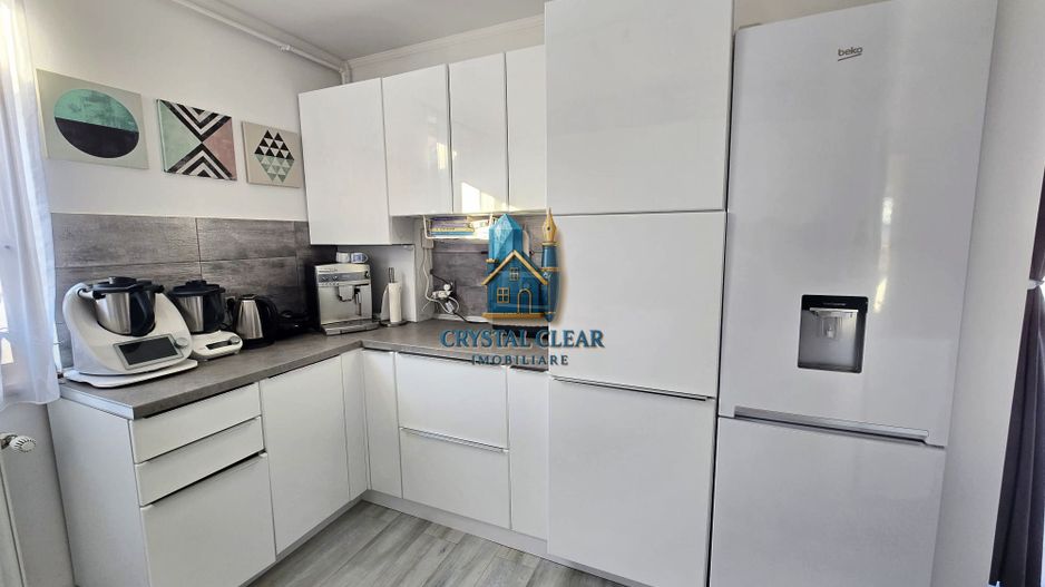 Casă 4 camere + teren de 308 mp - zona Sângeorgiu de Mureș - Poză 4