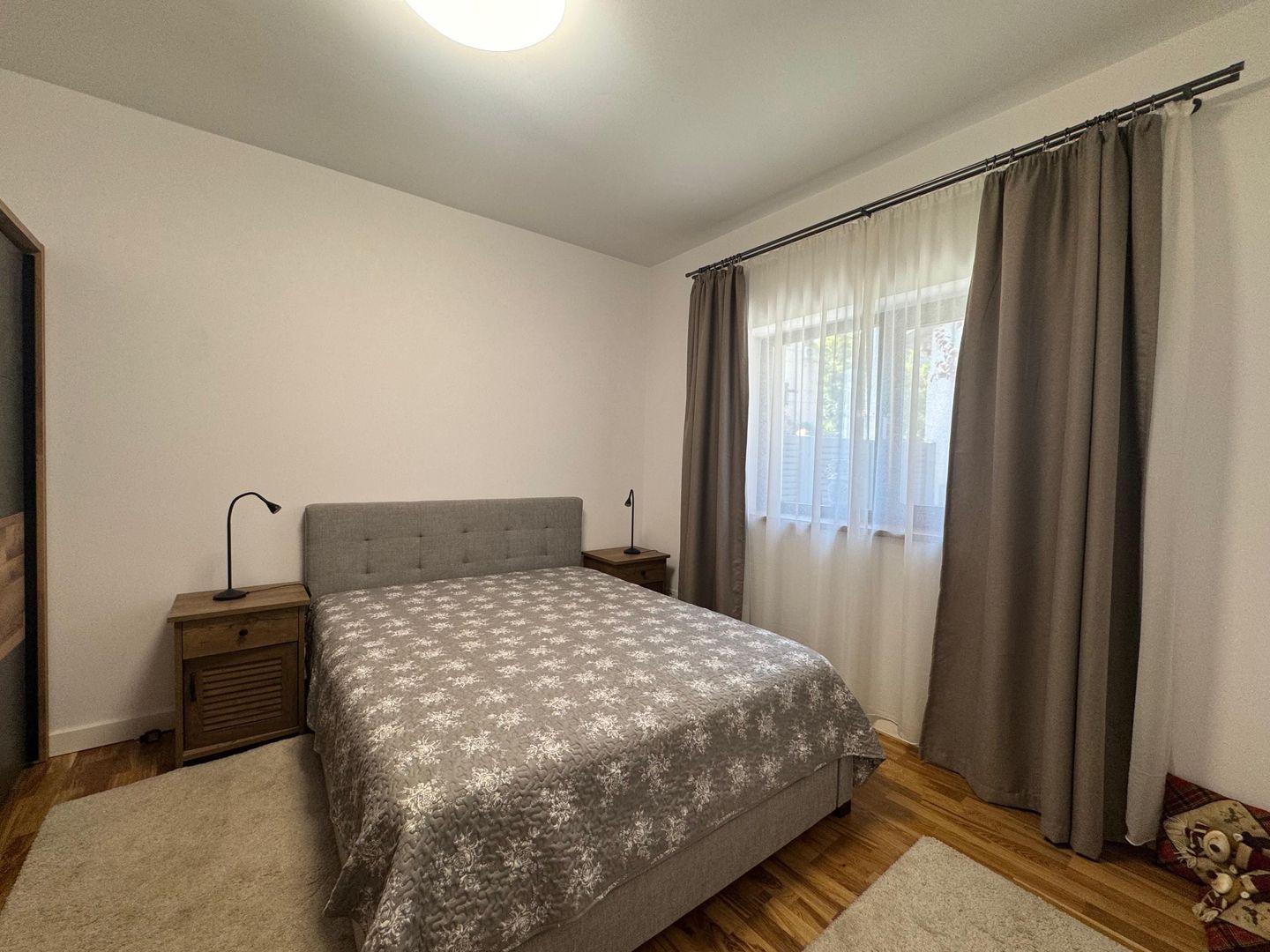 CASA INDIVIDUALA || METROU 1 MAI || LOC PARCARE + CURTE - Poză 3