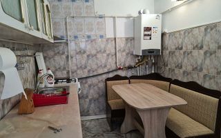 De inchiriat - casa P+1E+M - zona Port, langa liceul de Marina - Poză 3